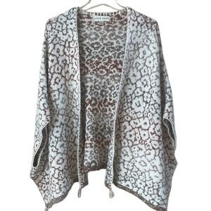 Knox Rose Poncho Style Sweater Leopard Print Sleeveless Size Extra Small Tassels